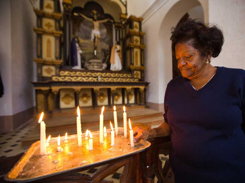 Kubanerin in der Kirche