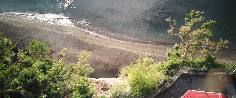 Der neue Strand unterhalb des Cliffs am Tamaraind Tree