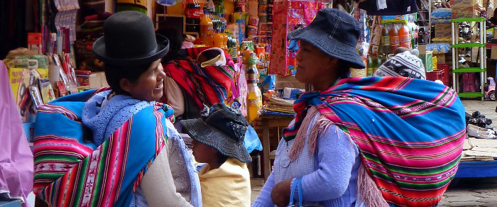 Cholita - die häufig verwendete Bezeichnung für indigene Frauen in ihrer typischen Kleidung