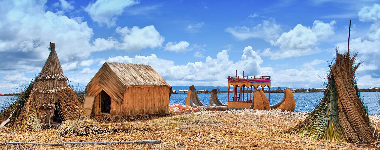 Titicaca See in Peru, Aufnahme vom Meeresufer des Dorfs