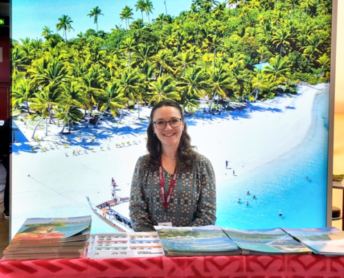 202601-cmt-2026-miller-reisen-img04 Länderexperting Sophie Grübler am Stand von Miller Reisen auf der CMT 2026