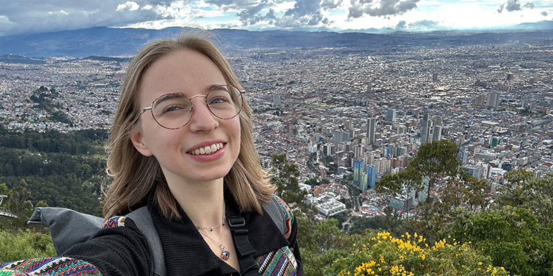 Raphaela auf Berg Monserrate